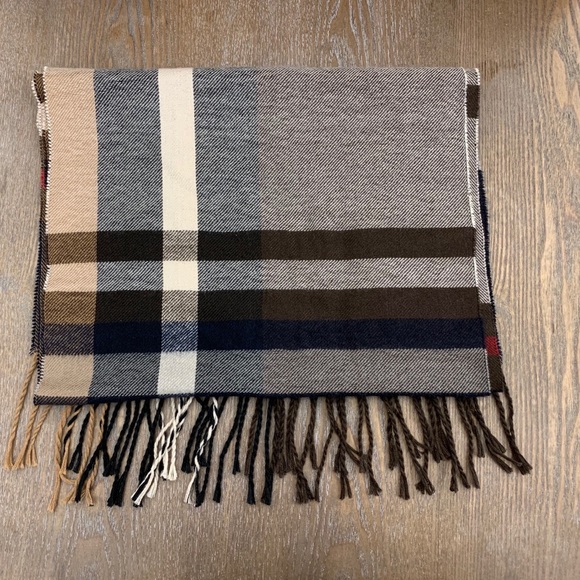 Classic Plaid Scarf - Picture 2 of 3